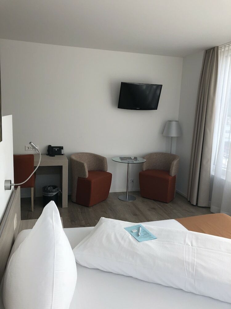 City West Hotel & Restaurant