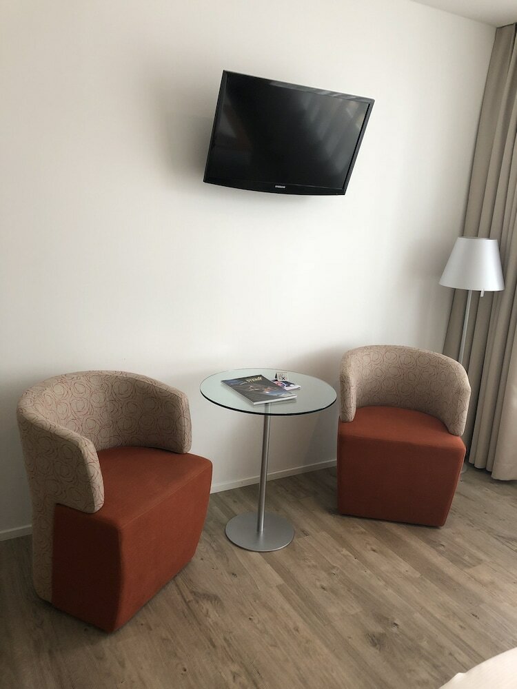 City West Hotel & Restaurant