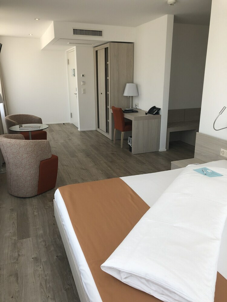 City West Hotel & Restaurant
