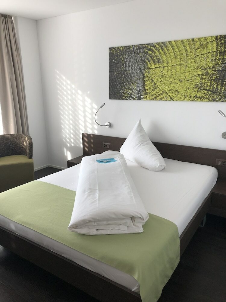 City West Hotel & Restaurant
