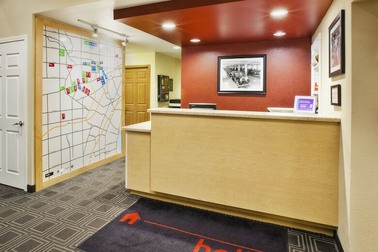 Hotel Towneplace Suites By Marriott Detroit Dearborn