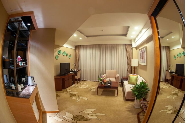 Century Sunshine Hotel - Emeishan