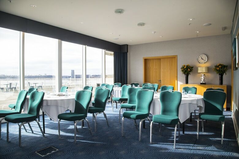 Hotel Voco St David's Cardiff