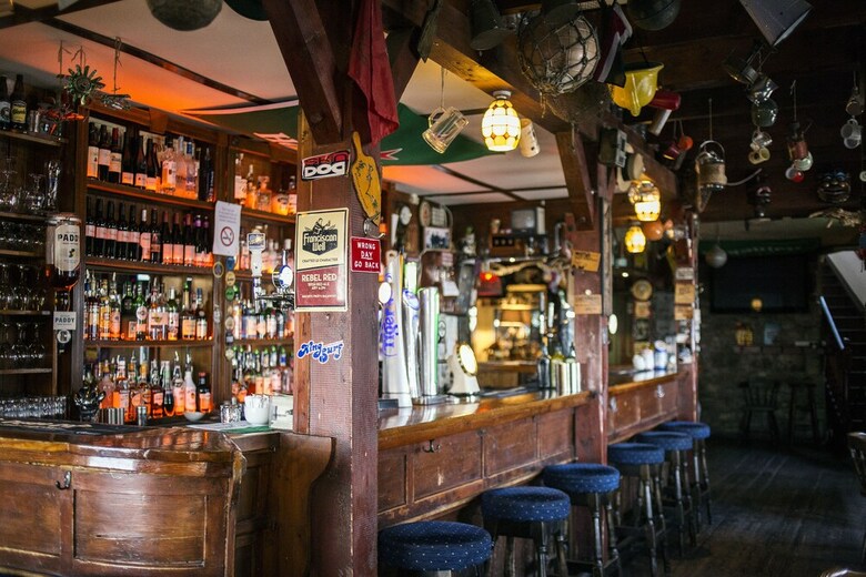 Hotel Maddens Bridge Bar & Guesthouse