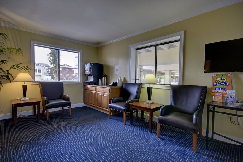 Apartamento Coastal Palms Inn & Suites