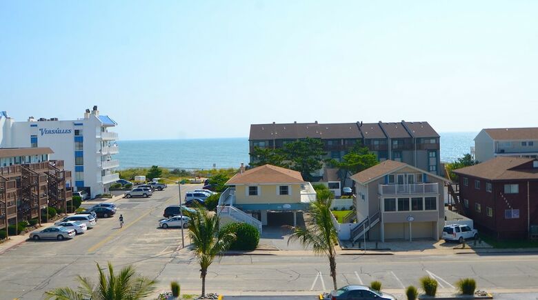 Apartamento Coastal Palms Inn & Suites