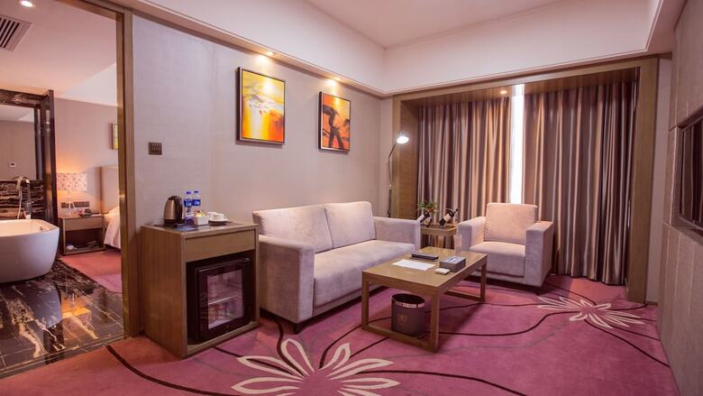 La Perle International Hotel
