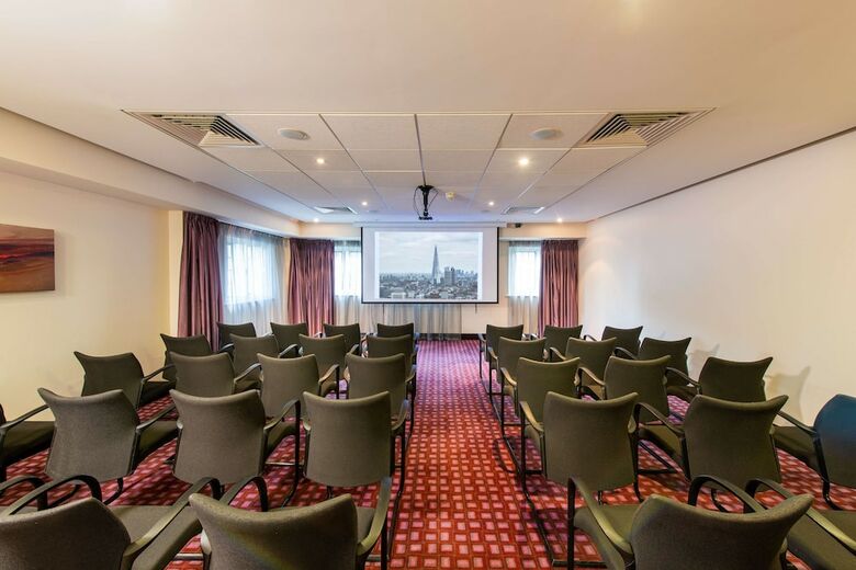 Hotel Doubletree By Hilton London Heathrow Airport