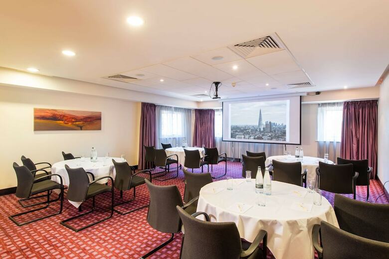 Hotel Doubletree By Hilton London Heathrow Airport