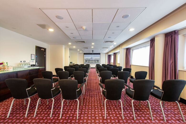 Hotel Doubletree By Hilton London Heathrow Airport