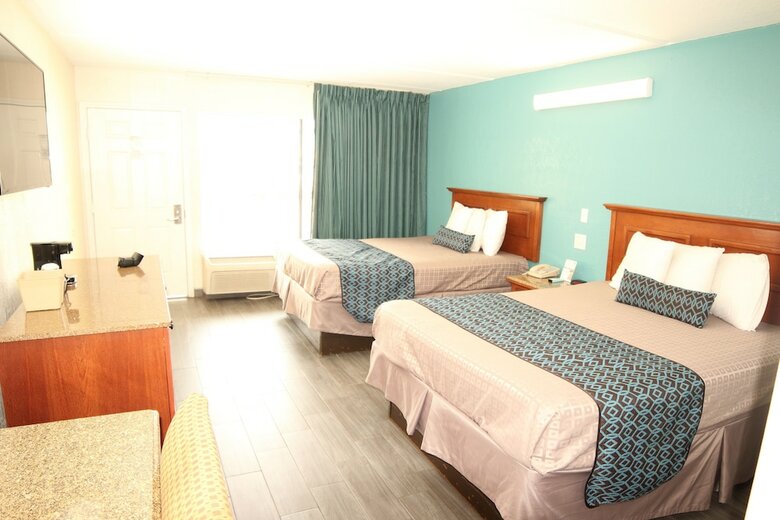 Windwater Hotel & Marina