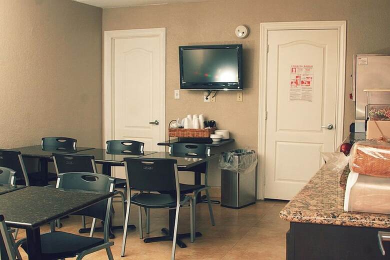 Windwater Hotel & Marina