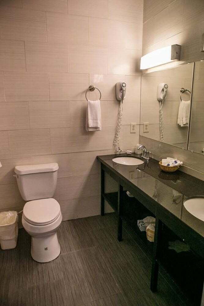 Windwater Hotel & Marina