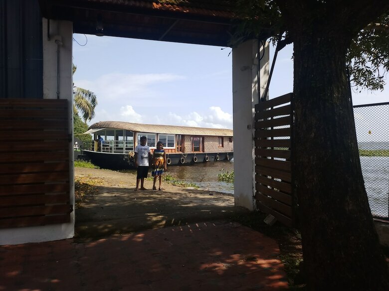 Hotel Saro Lake County