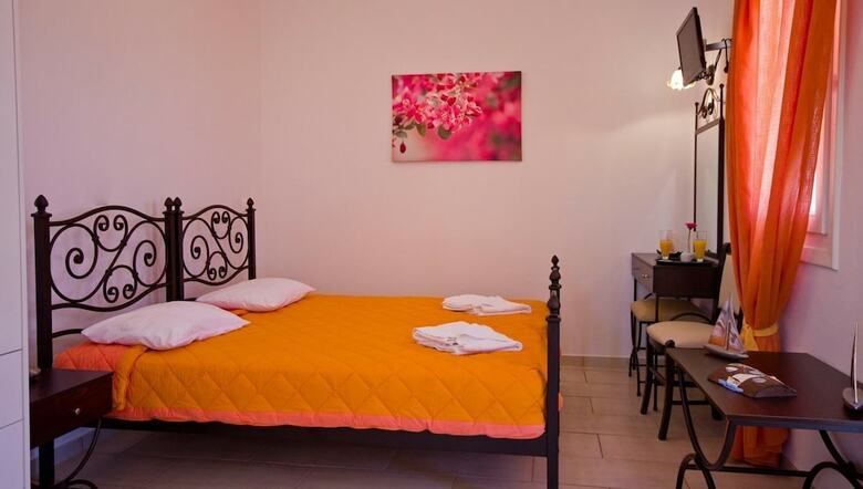 Bed & Breakfast Rooms & Apartments Archontou
