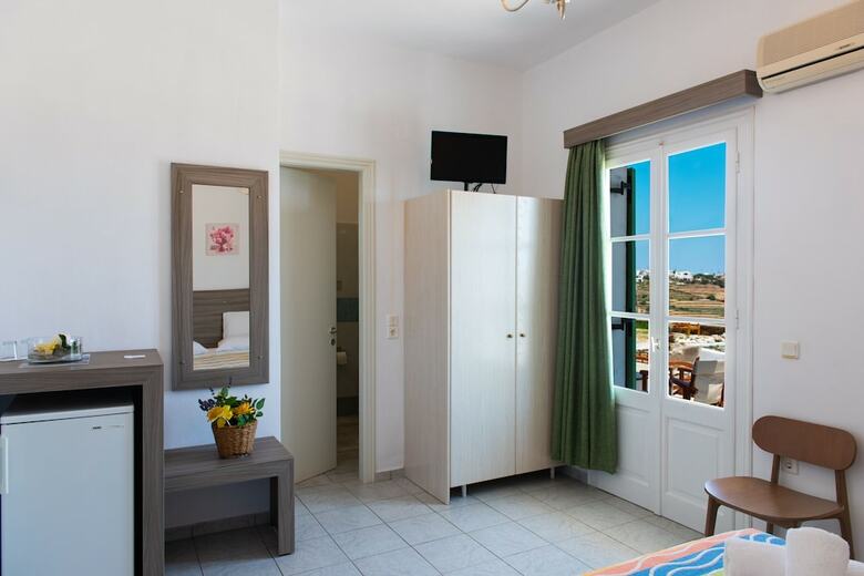 Bed & Breakfast Rooms & Apartments Archontou