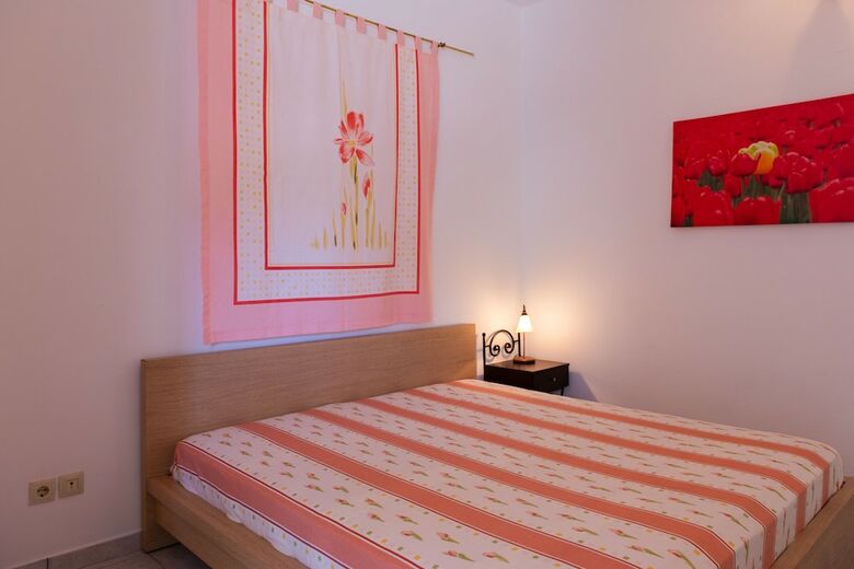 Bed & Breakfast Rooms & Apartments Archontou