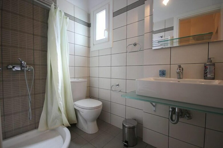 Bed & Breakfast Rooms & Apartments Archontou