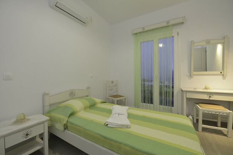 Bed & Breakfast Rooms & Apartments Archontou