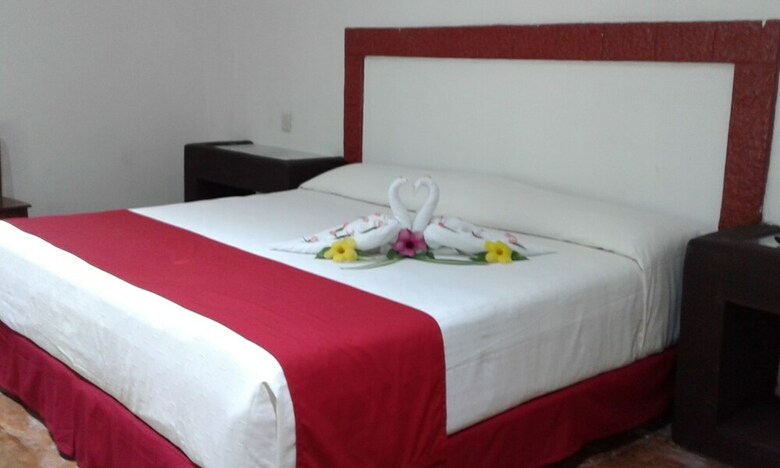 Real Mayab Hotel & Bungalows