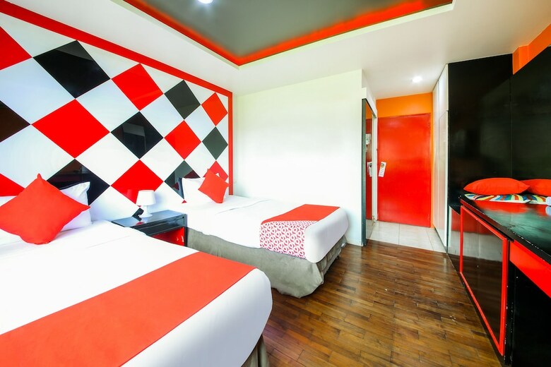 Oyo 138 The Chilli Salza Patong Hotel