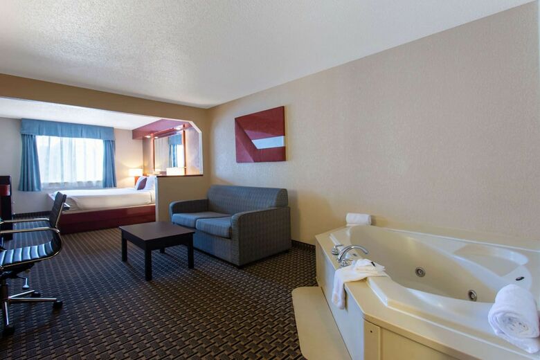 Hotel Ramada By Wyndham Glendale Heights/lombard