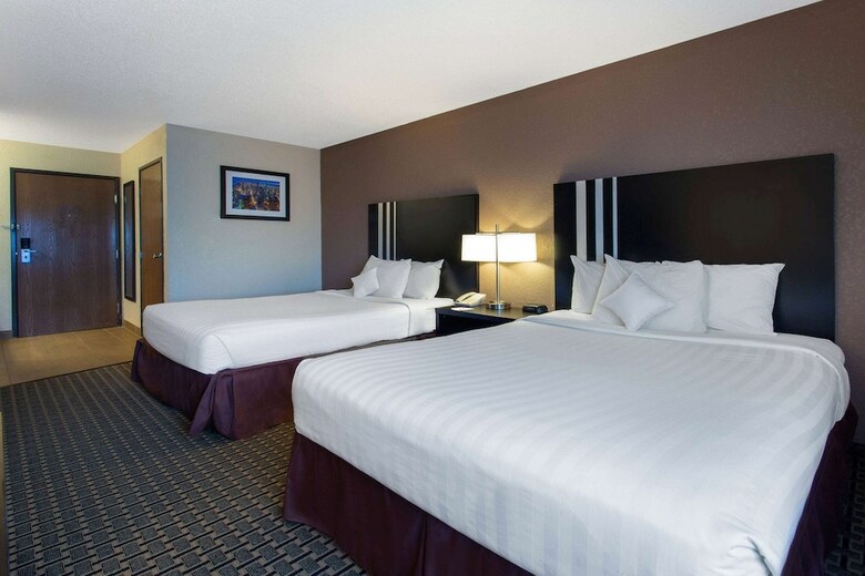 Hotel Ramada By Wyndham Glendale Heights/lombard