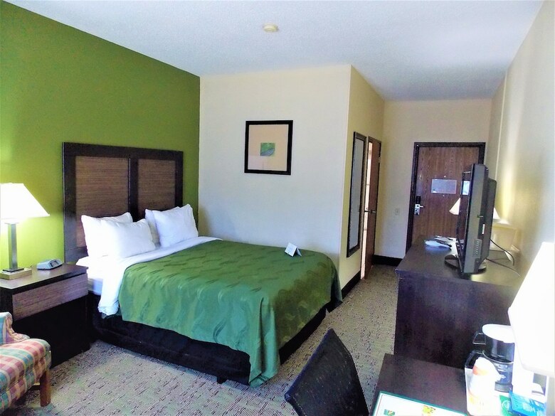 Hotel Quality Inn & Suites