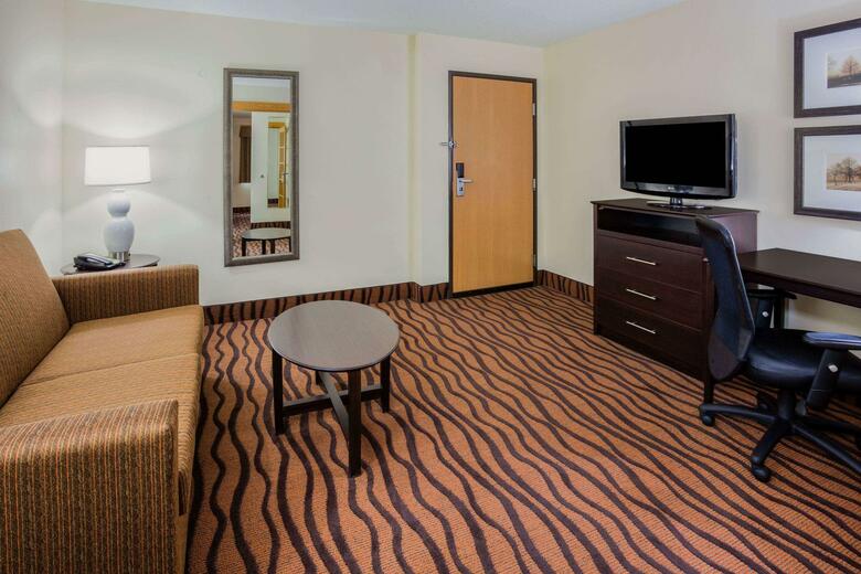 Hotel Americinn By Wyndham Mora