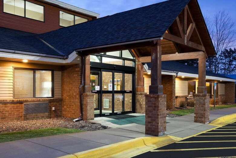 Hotel Americinn By Wyndham Mora