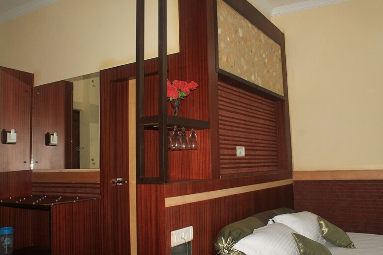 Hotel Gandhi's Paradise