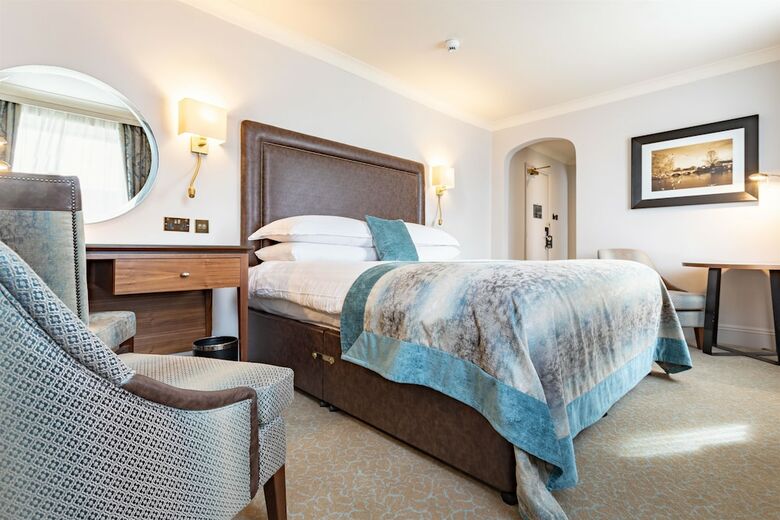 The Swans Nest Hotel