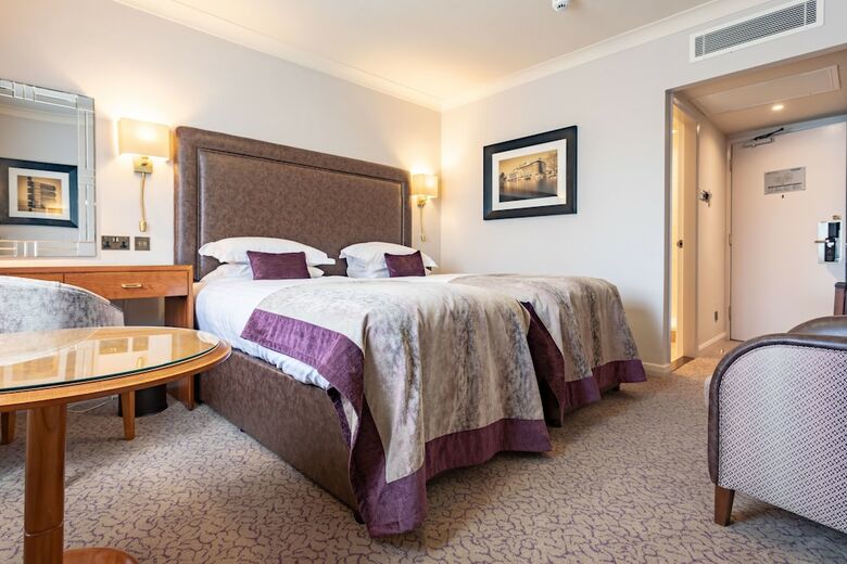 The Swans Nest Hotel