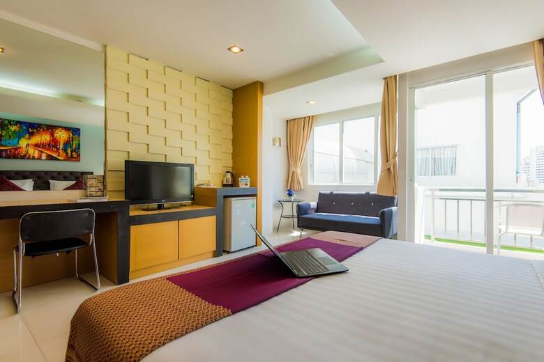 Hallo Patong Hotel & Restaurant