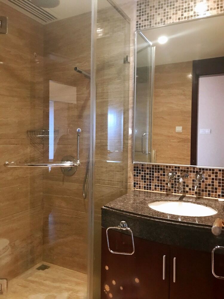 Jing'an Ziyuan Apartment