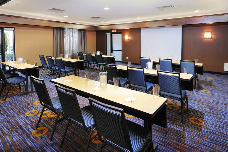 Hotel Courtyard By Marriott Plano In Legacy Park
