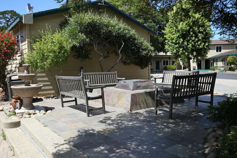Motel Sea Breeze Inn And Cottages
