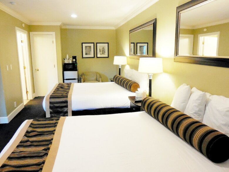 Motel Sea Breeze Inn And Cottages