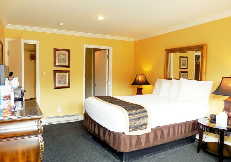 Motel Sea Breeze Inn And Cottages