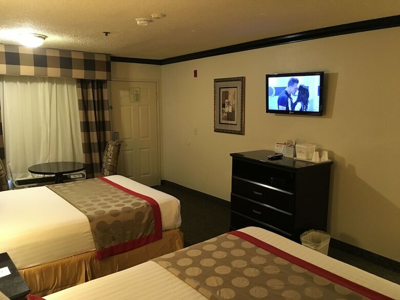 Hotel Ramada By Wyndham Ontario