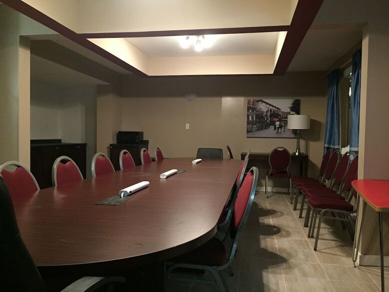 Motel Super 8 By Wyndham Red Deer