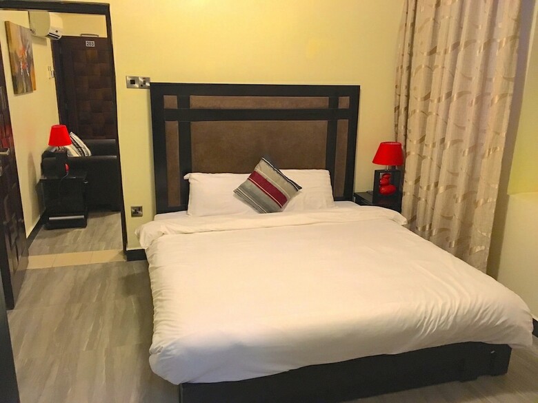 Aparthotel New Avon Apartments
