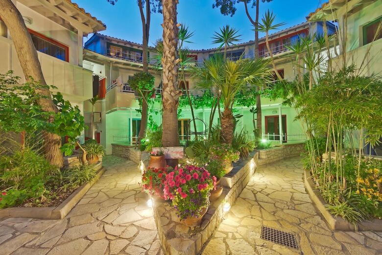 Aparthotel Rouda Bay Hotel