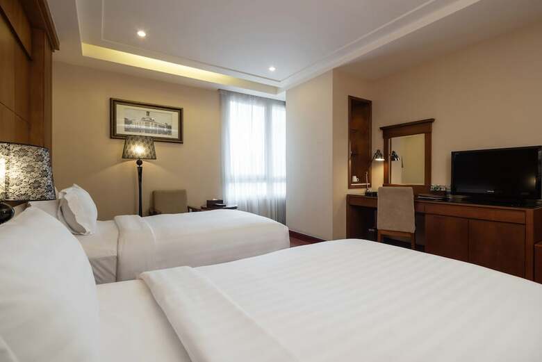 Nhat Ha L'opera Hotel