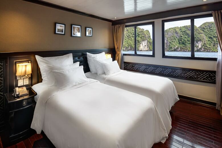 Paradise Luxury Sails Cruise