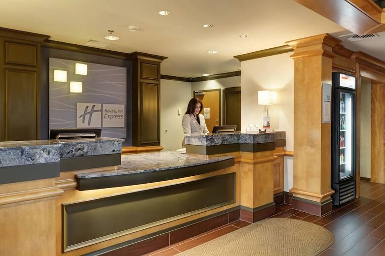 Holiday Inn Express Hotel & Suites Warwick-providence (Arpt)