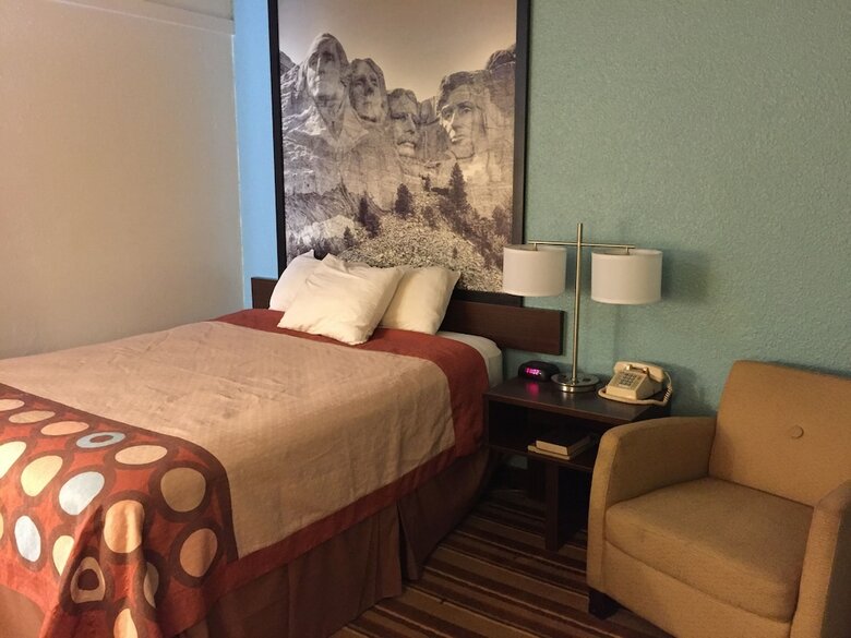 Hotel Super 8 By Wyndham Redfield