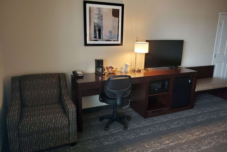 Hotel Hawthorn Suites Oshkosh