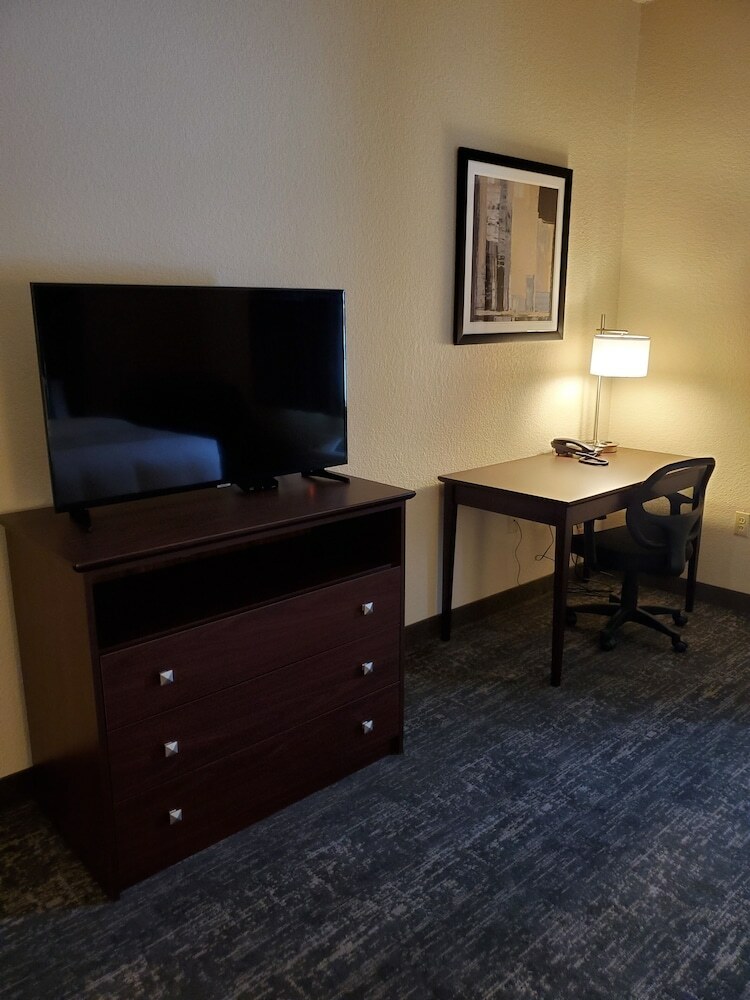 Hotel Hawthorn Suites Oshkosh