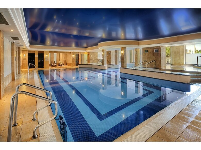 The Royal Hotel And Leisure Centre